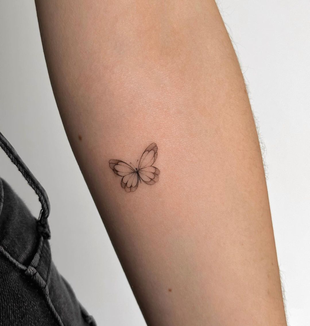 Best friends in tears as their matching butterfly tattoos look like limp  dcks  Daily Star
