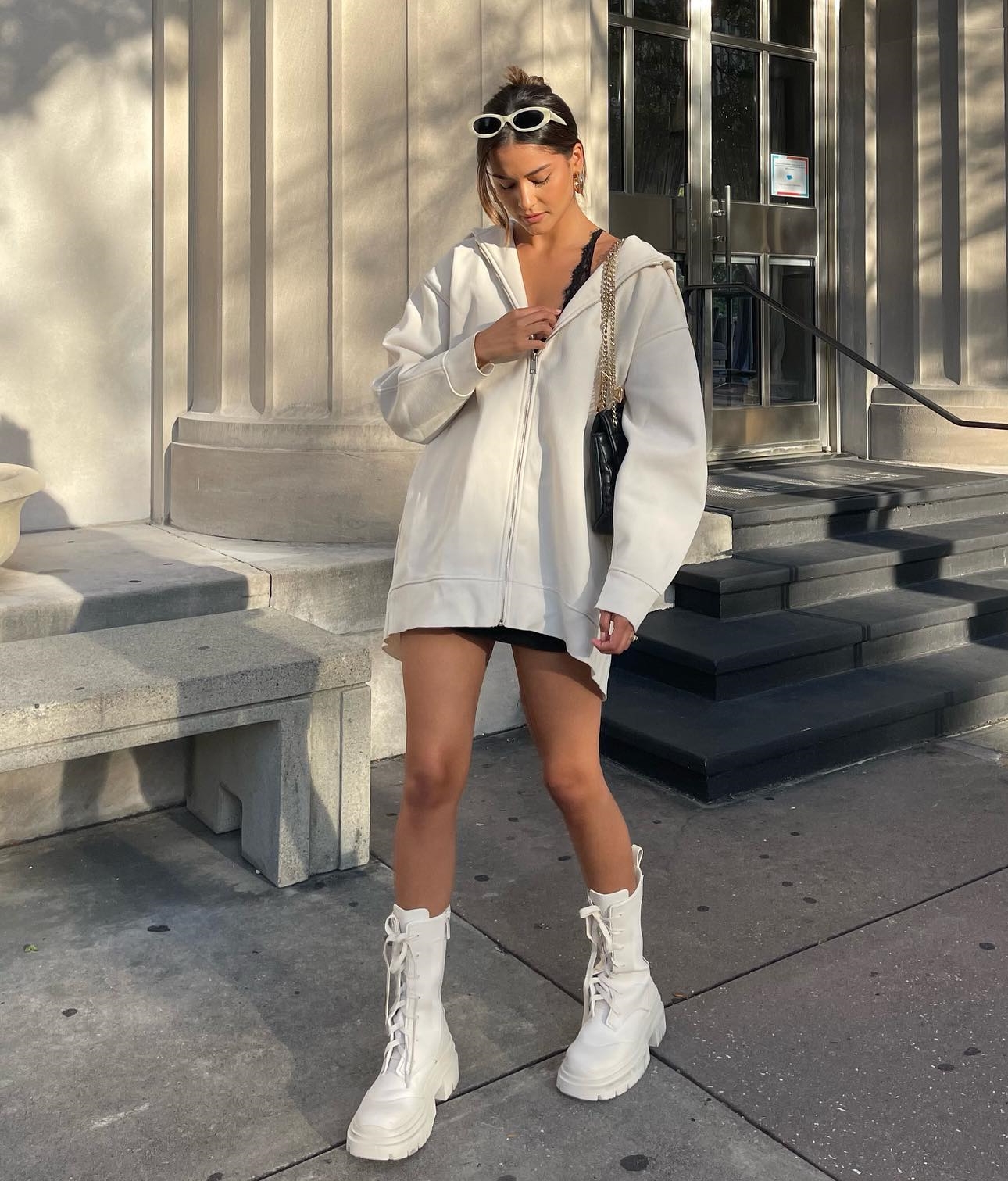 White comfy outfit inspo  Trendy hoodies, Hoodie fashion, Cute