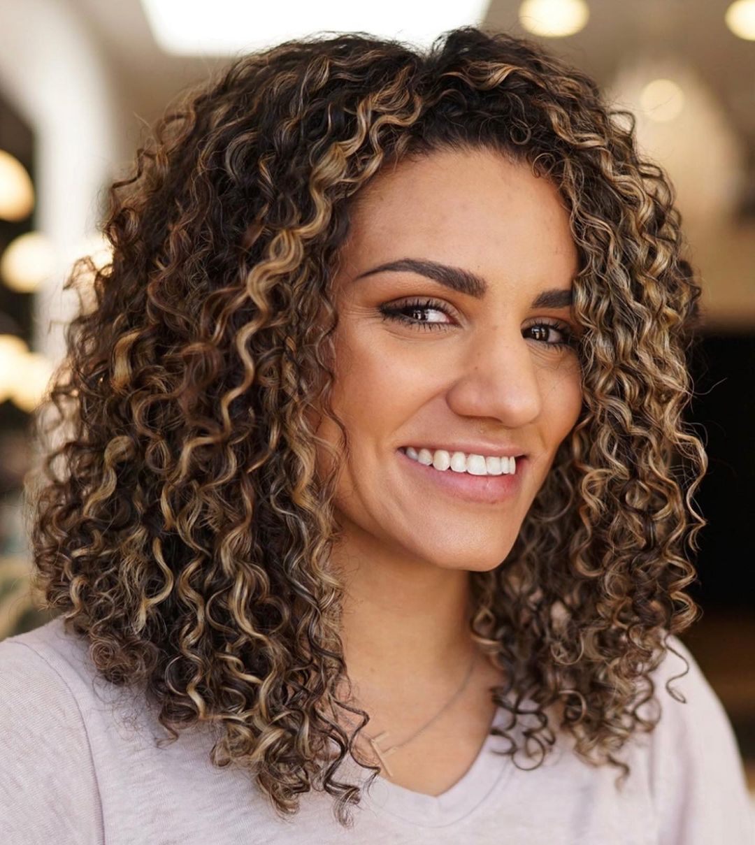 Discover 77+ balayage curly hair - in.eteachers