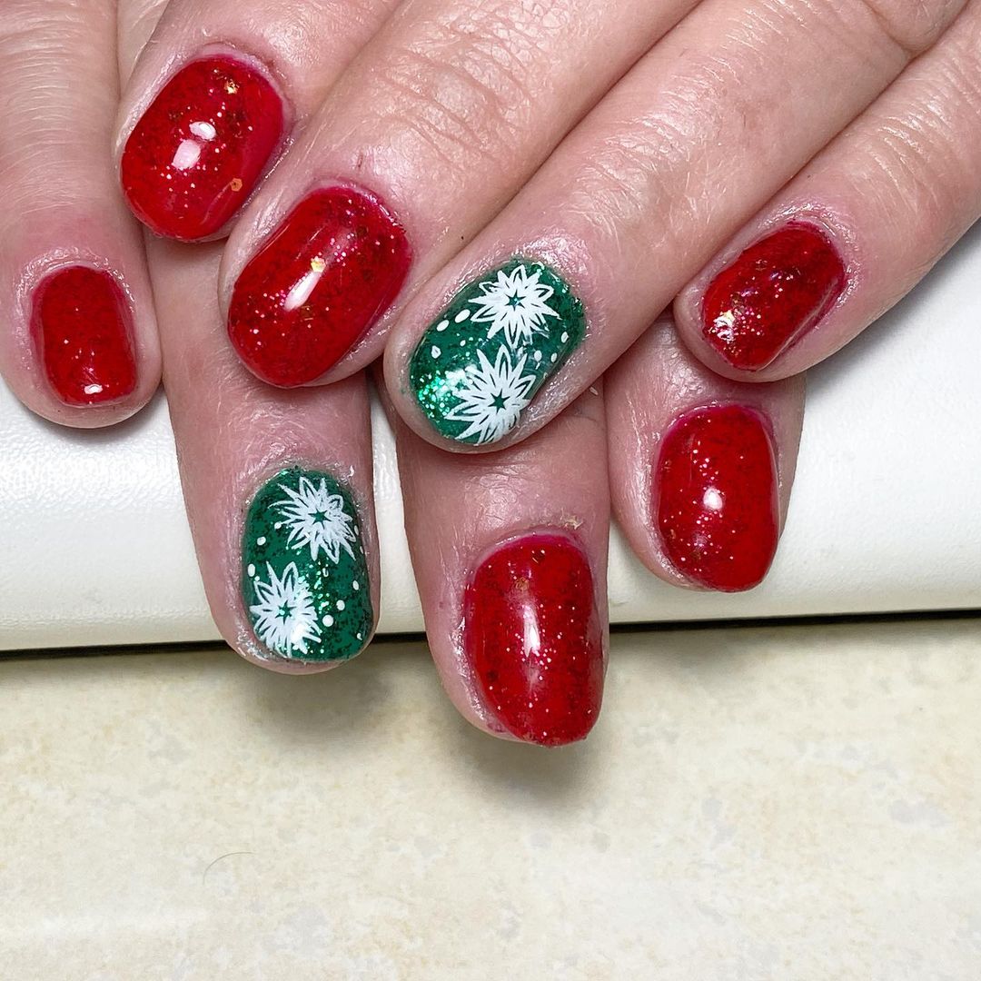 Red and Green Christmas Nails