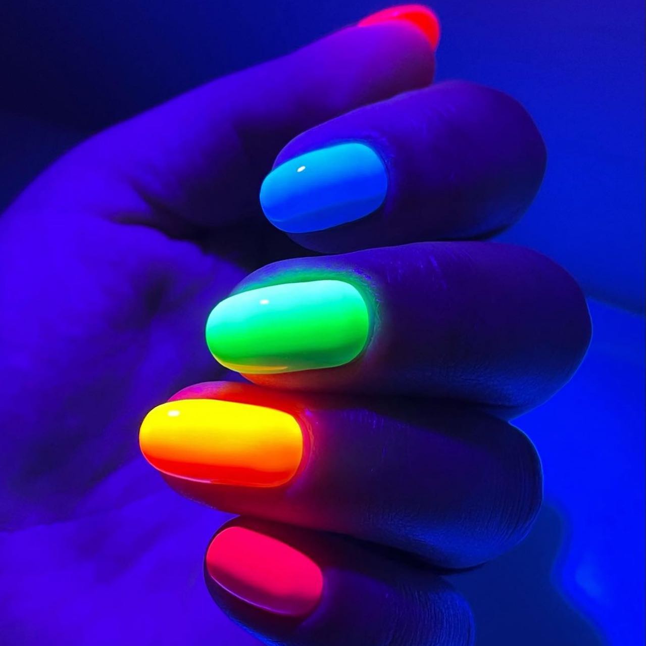 20 Glow In The Dark Nail Ideas For A Party