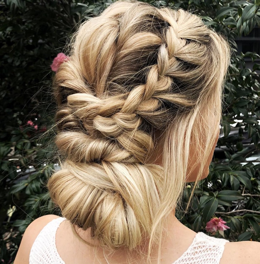 30 Picture Perfect Updos For Long Hair Everyone Will Adore In
