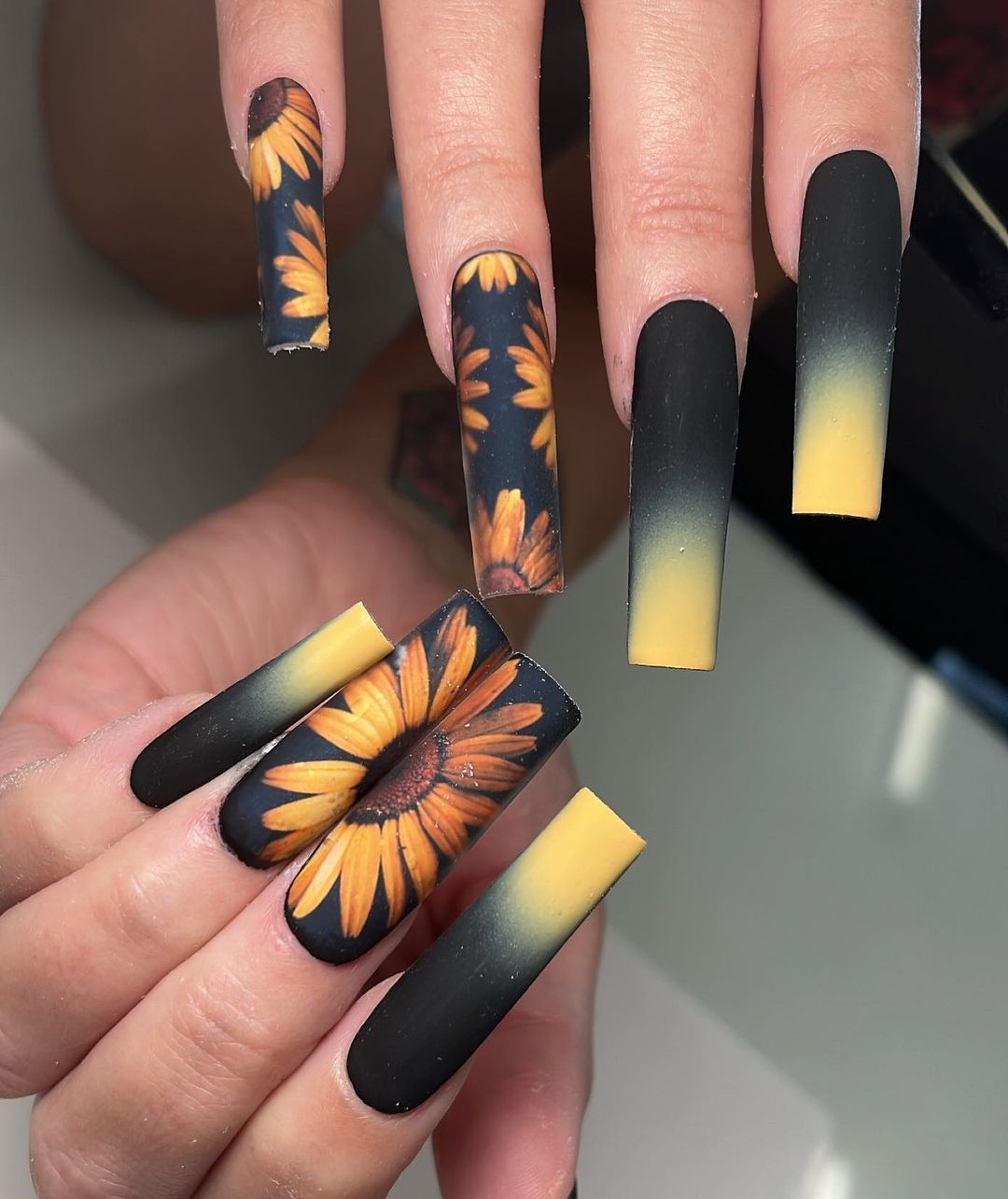 11 Blooming Sunflower Nail Designs to Brighten Your Day - Hairstyle