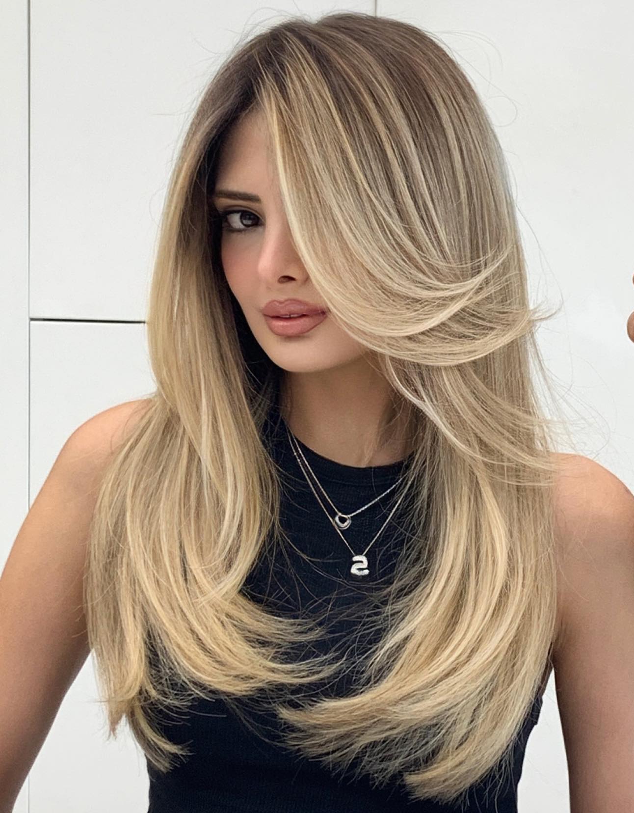 28 Long Blonde Hairstyle With Layered Bang 