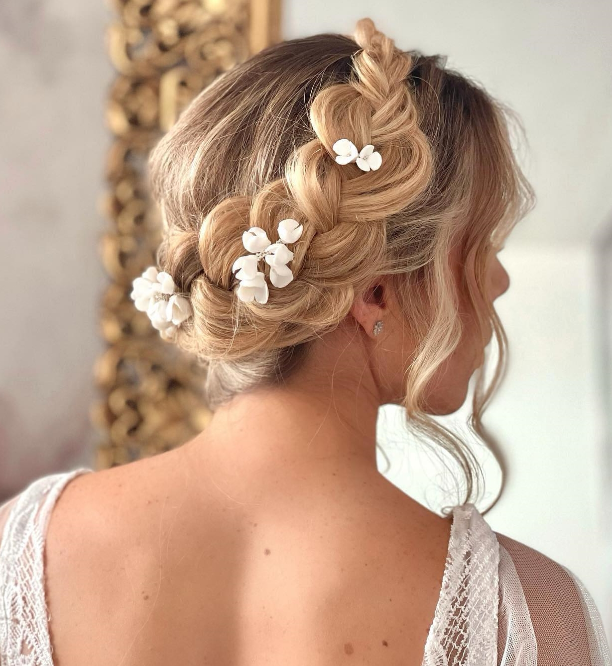50 Romantic Wedding Hairstyles To Bring The Brides Image To Perfection Hairstylery 1533