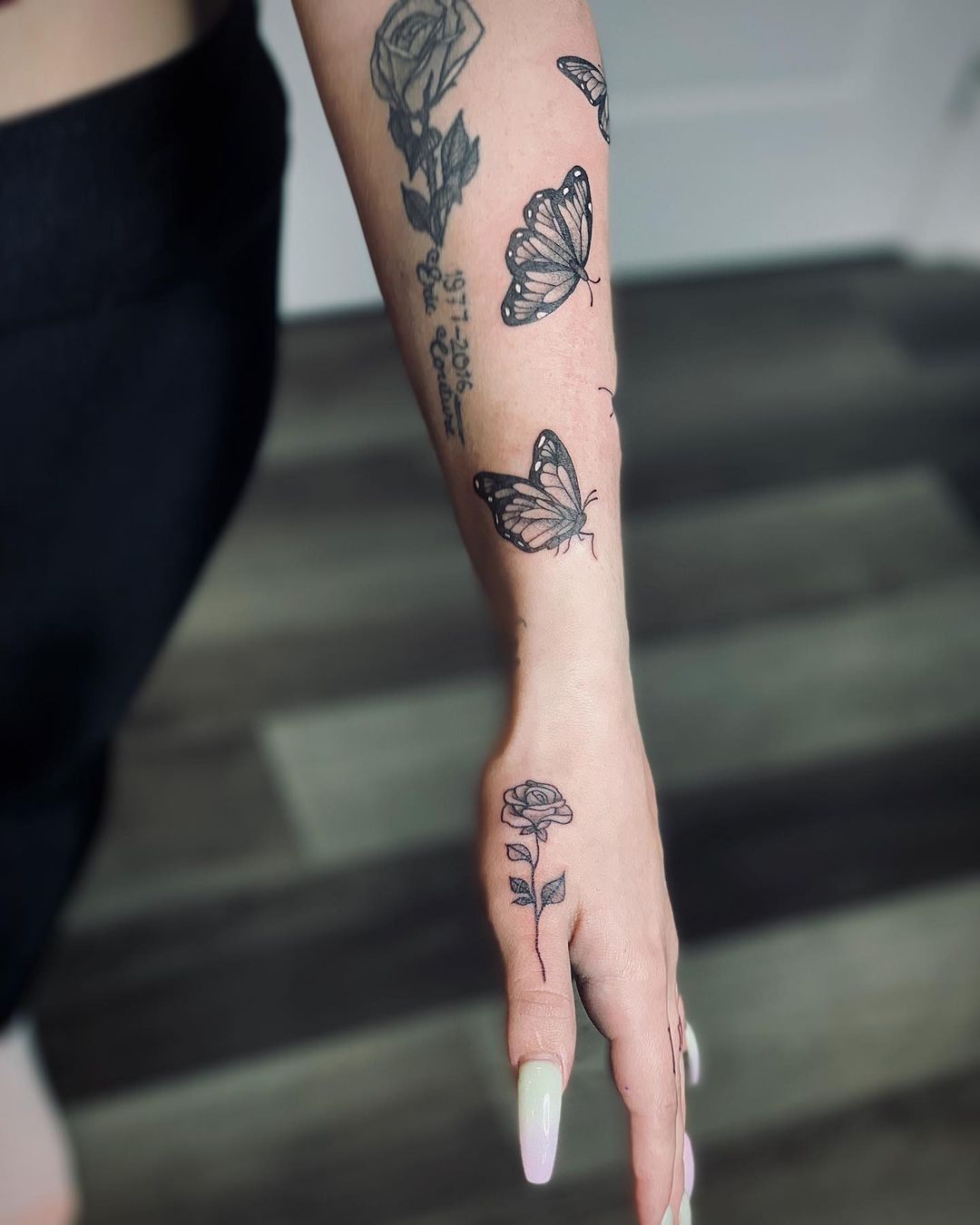 Rose tattoo on a thumb by tattooist Spence zz tattoo  Tattoogridnet