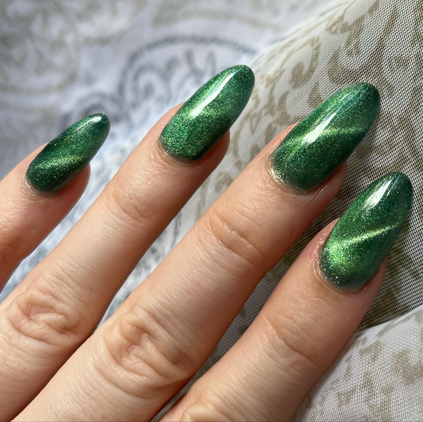 Long Round Green Cat Eye Nails