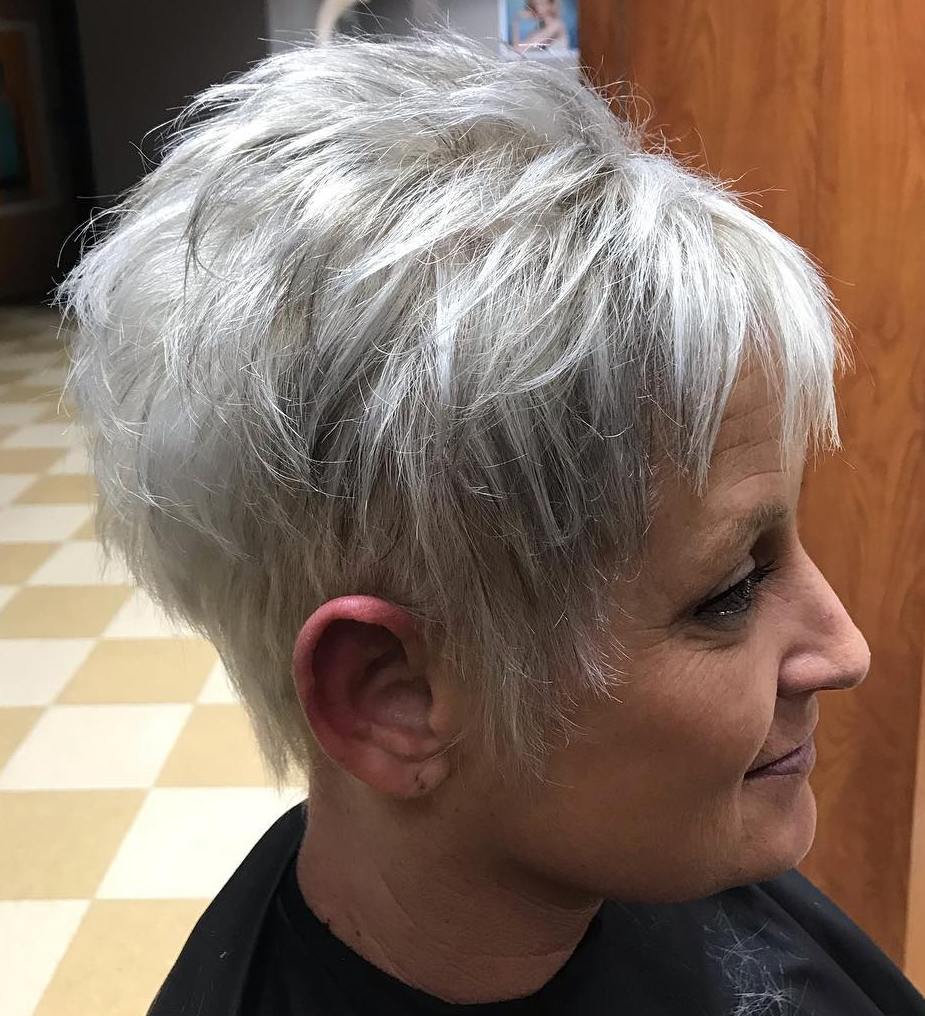 Short Hairstyles And Haircuts For Women Over 50 To Sport In 2020