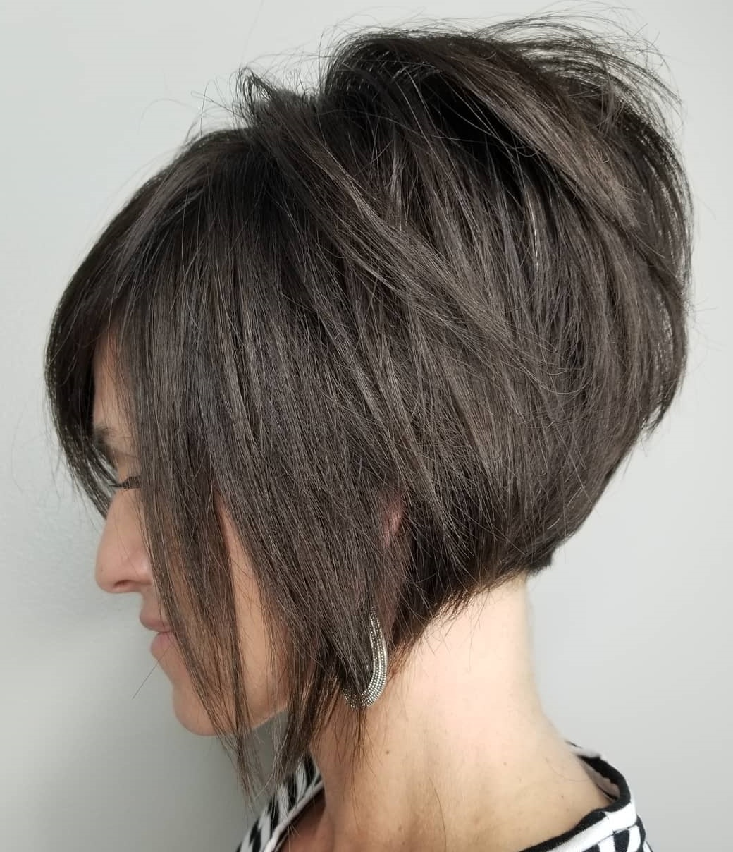 35 Captivating Short Hairstyles for Thick Hair You'll Want to Don in 2023